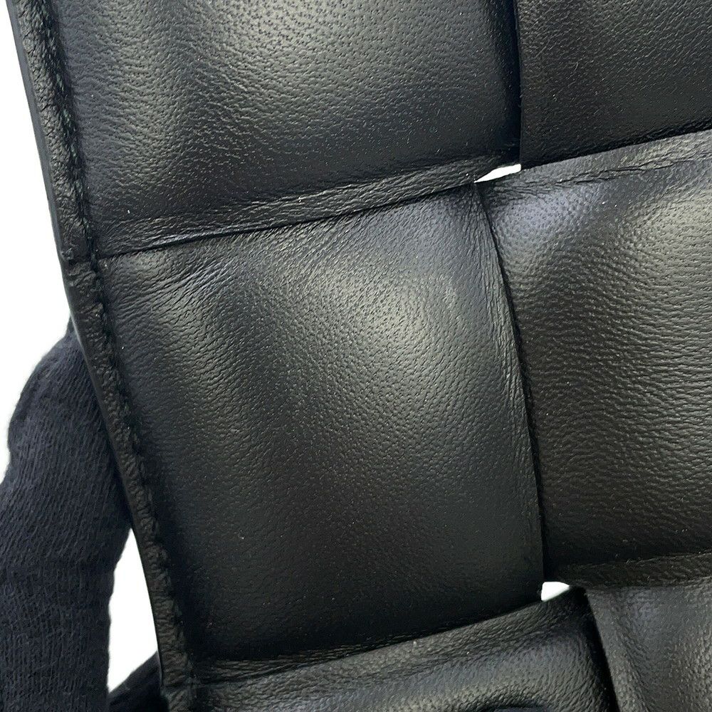 ボッテガヴェネタ ショルダーバッグ イントレチャート パデッド カセット ラムスキン 591970 BOTTEGA VENETA 黒