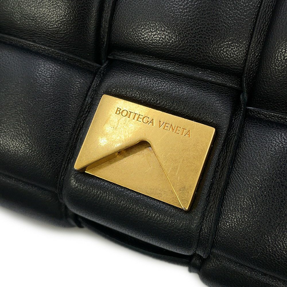 ボッテガヴェネタ ショルダーバッグ イントレチャート パデッド カセット ラムスキン 591970 BOTTEGA VENETA 黒