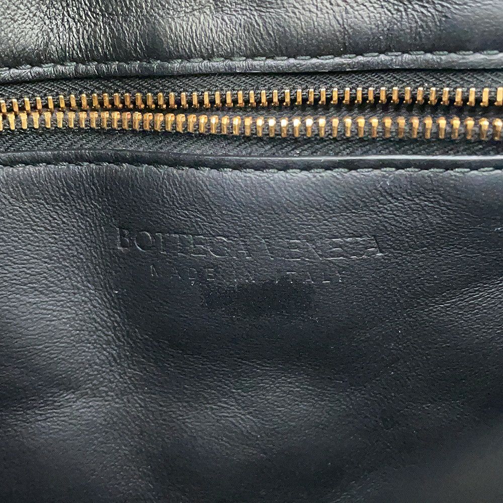 ボッテガヴェネタ ショルダーバッグ イントレチャート パデッド カセット ラムスキン 591970 BOTTEGA VENETA 黒