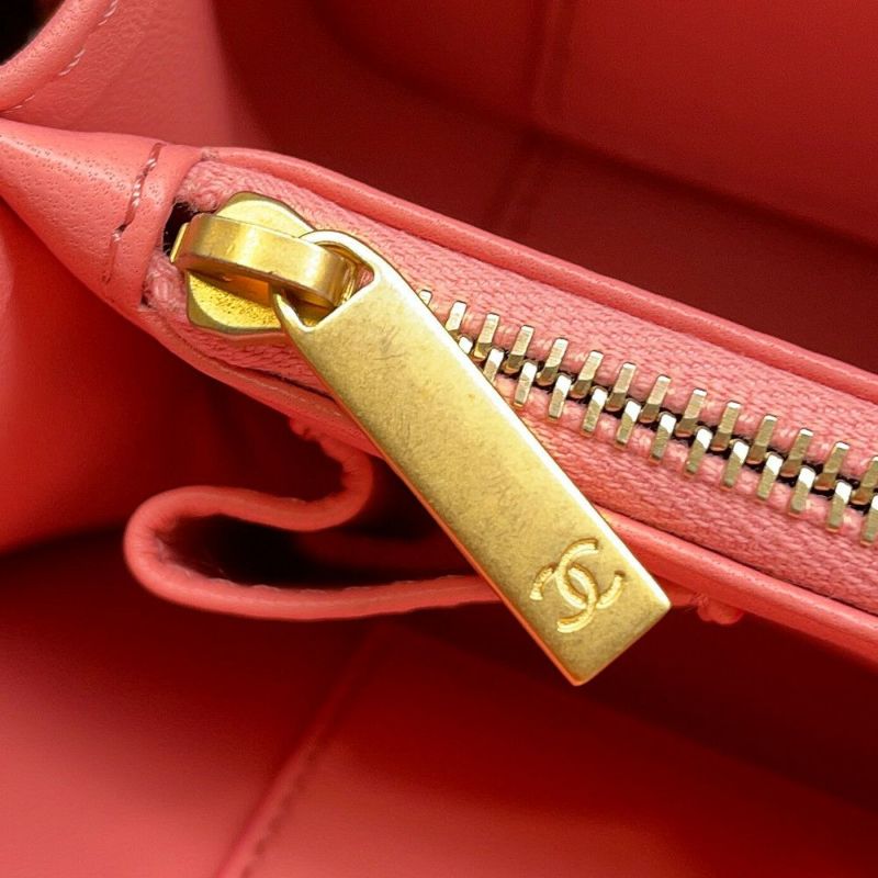 シャネル チェーンショルダーバッグ マトラッセ ココマーク バニティ トップハンドル ラムスキン AS3318 CHANEL バッグ