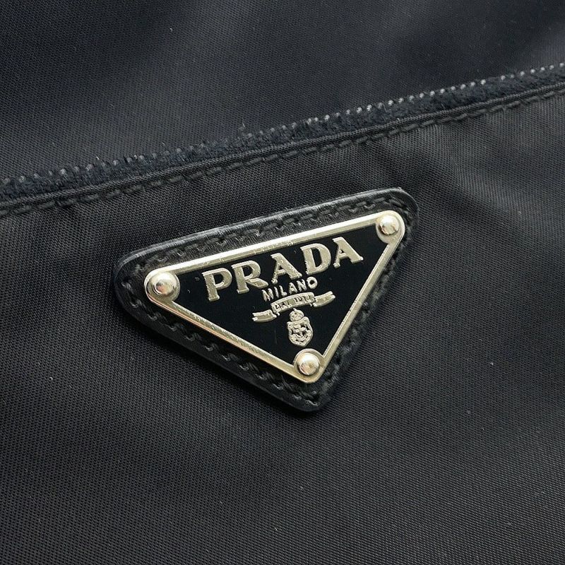 プラダ ショルダーバッグ リナイロン RE-NYLON トライアングルロゴ ナイロン 2VH048 PRADA 黒