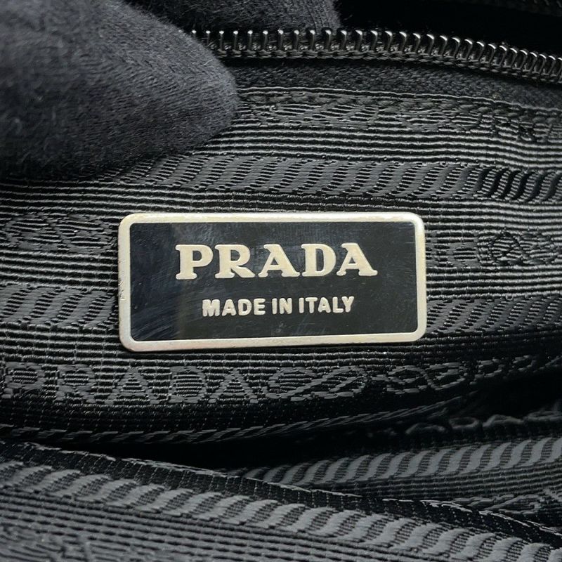 プラダ ショルダーバッグ リナイロン RE-NYLON トライアングルロゴ ナイロン 2VH048 PRADA 黒