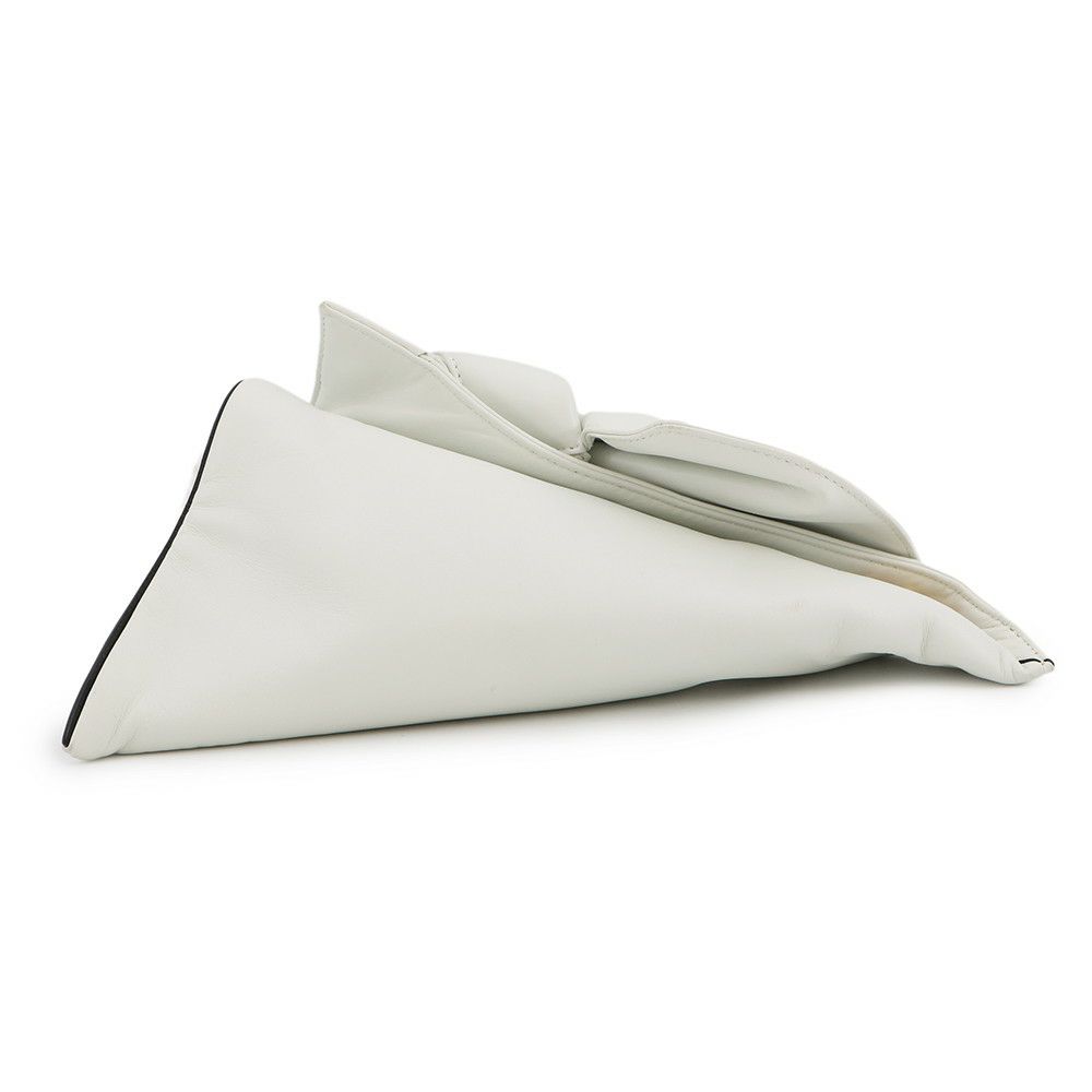 ロエベ クラッチバッグ リボン レザー 332.82.K78 LOEWE 白