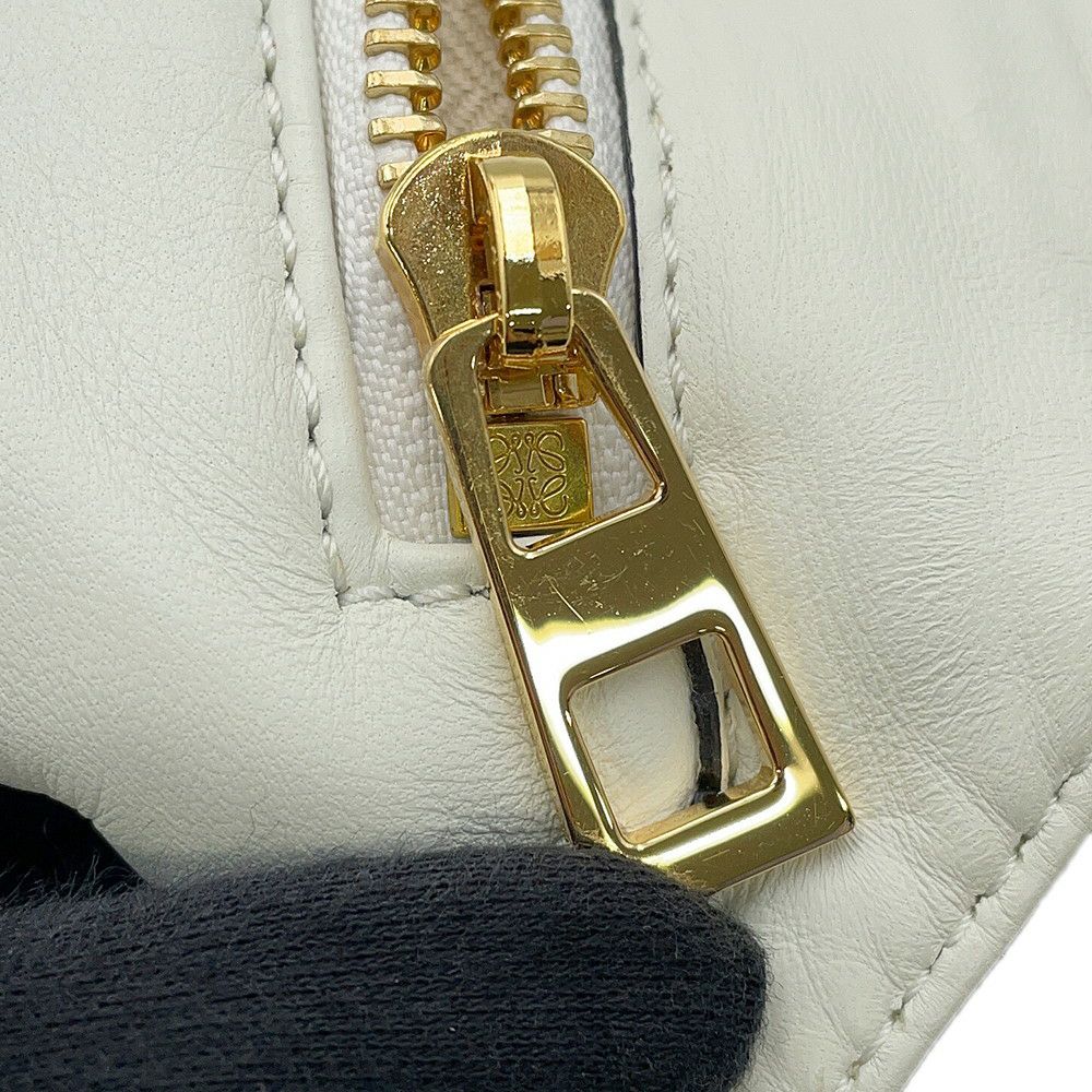 ロエベ クラッチバッグ リボン レザー 332.82.K78 LOEWE 白