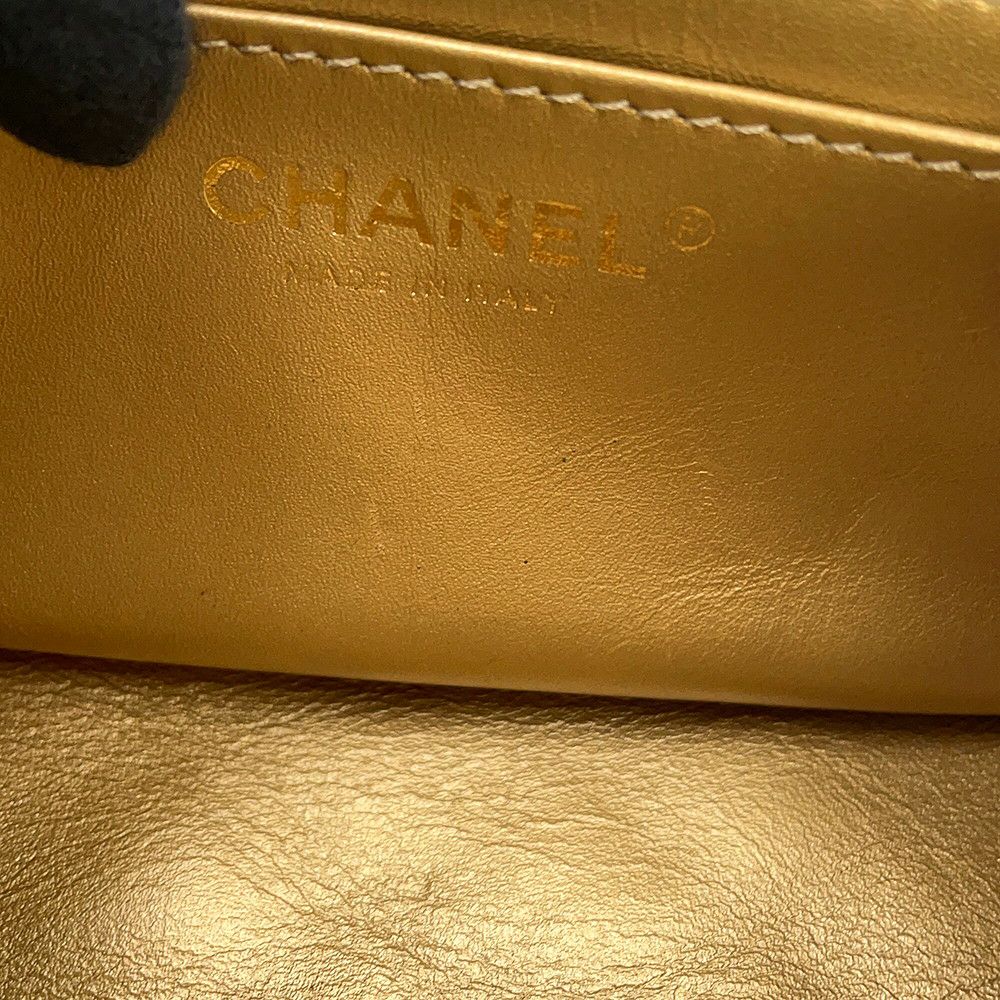 シャネル チェーンショルダーバッグ ミニマトラッセ ココマーク ラムスキン AS1786 CHANEL ココボール 白