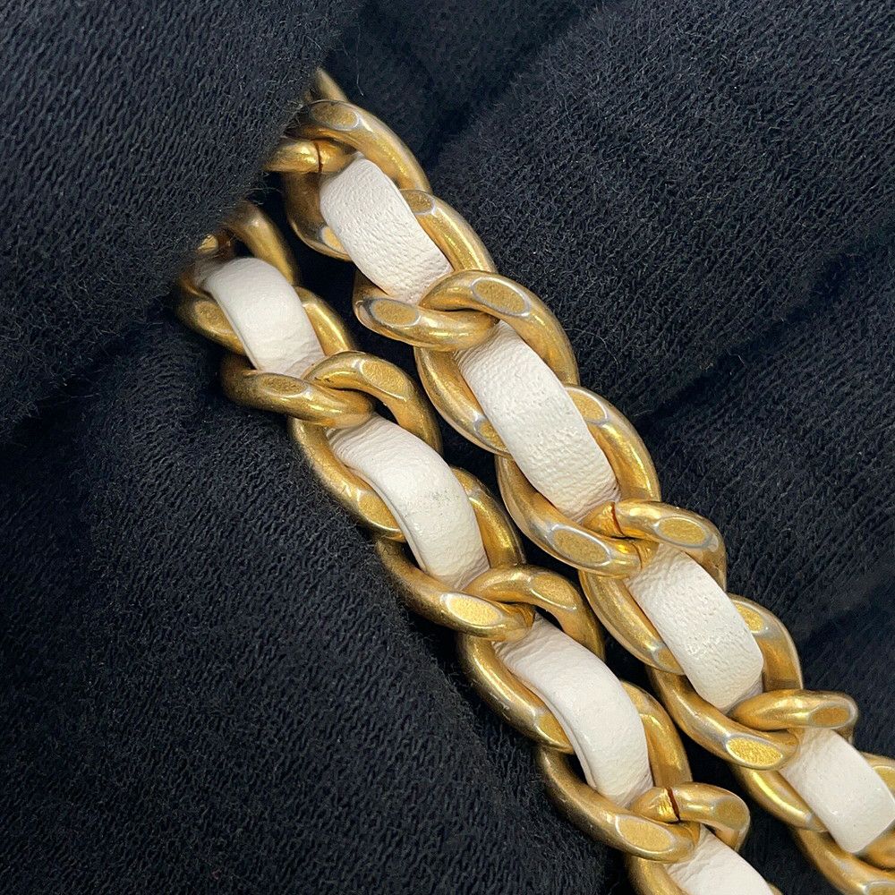 シャネル チェーンショルダーバッグ ミニマトラッセ ココマーク ラムスキン AS1786 CHANEL ココボール 白
