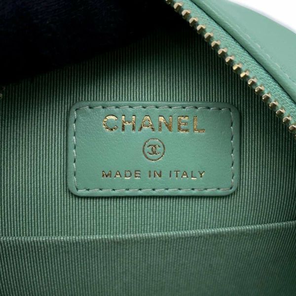 シャネル チェーンショルダーバッグ マトラッセ ココマーク ラウンド ラムスキン A70657 CHANEL