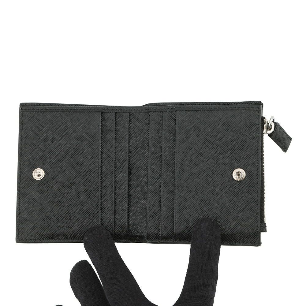 プラダ 二つ折り財布 サフィアーノ トライアングルロゴ 2ML049 PRADA 黒