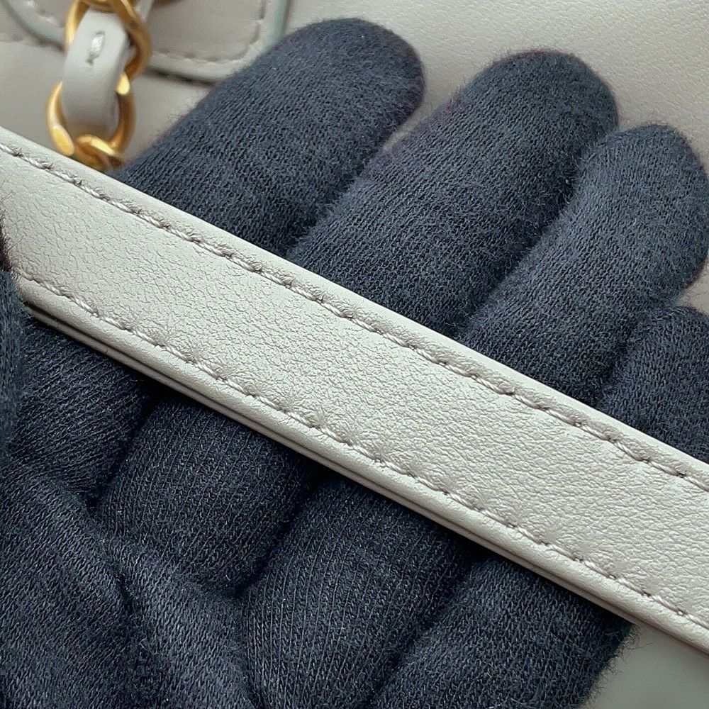シャネル チェーントートバッグ ドーヴィル ショッピングバッグ ラムスキン AS3351 CHANEL 2way