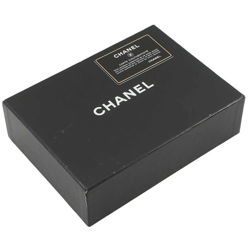 シャネル 長財布 マトラッセ ココマーク カンボンライン ラウンドファスナー カーフスキン A26710 CHANEL 白 黒