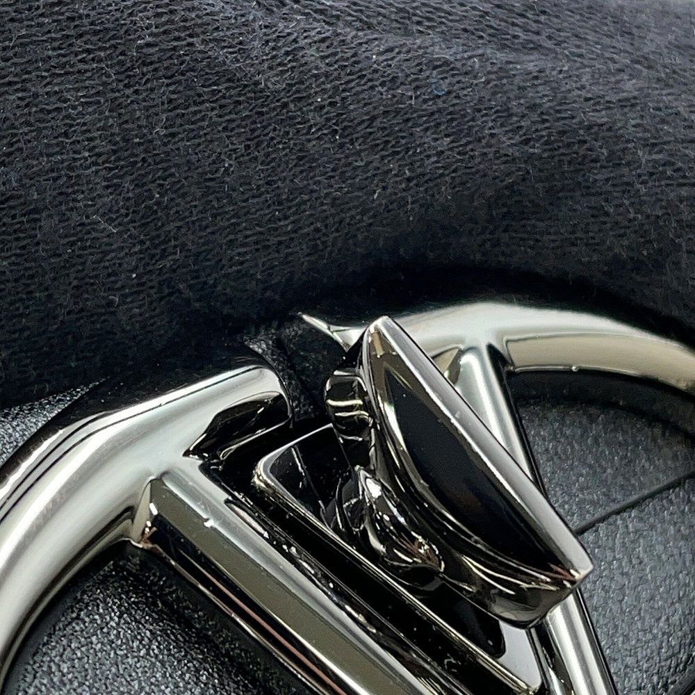 ヴァレンティノ・ガラヴァーニ トートバッグ Vロゴ ショッピングバッグ レザー 5Y0B0C93JHH VALENTINO 黒