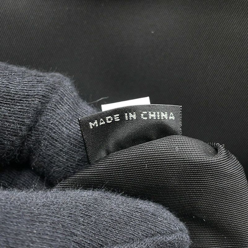 プラダ リュックサック トライアングルロゴ ナイロン PRADA バックパック 黒