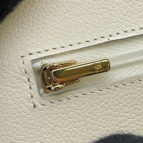 ャネル チェーンウォレット クラシック マトラッセ ココマーク キャビアスキン AP0250 CHANEL 財布 白