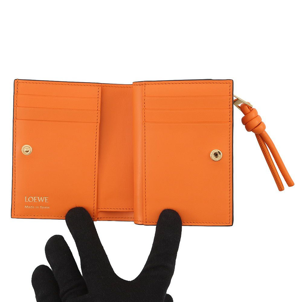 ロエベ 二つ折り財布 ノット コンパクトウォレット シャイニーナパカーフレザー CEM1NCWX01 LOEWE 財布 バイカラー 黒