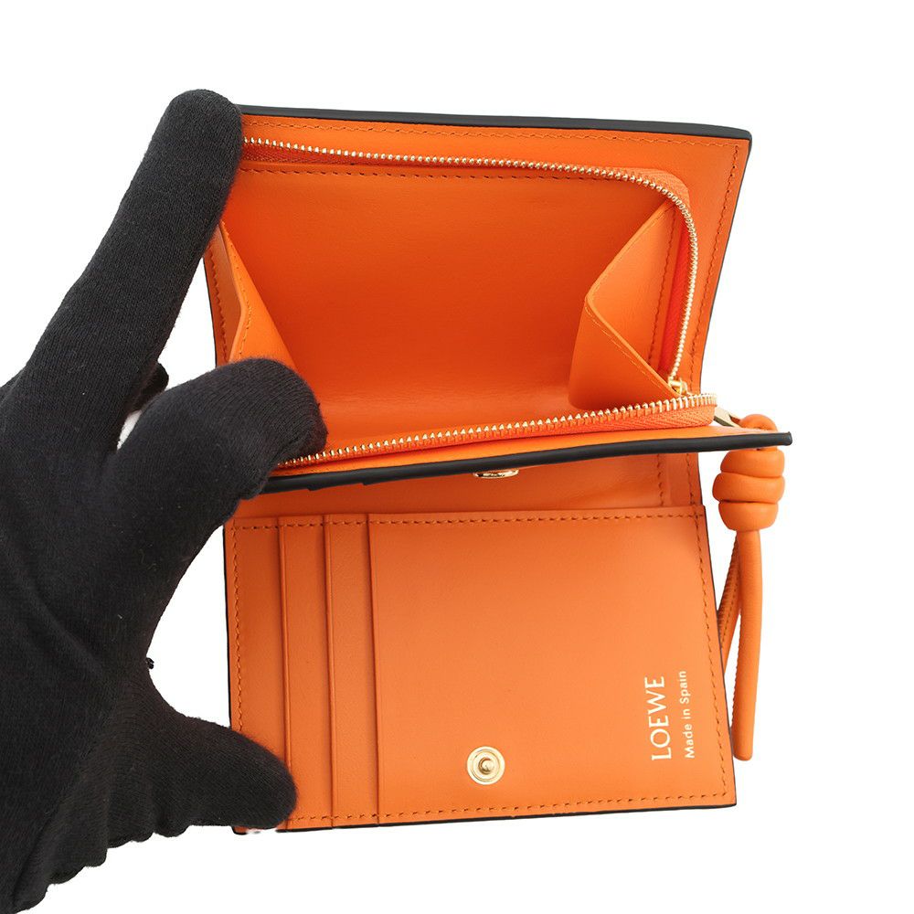 ロエベ 二つ折り財布 ノット コンパクトウォレット シャイニーナパカーフレザー CEM1NCWX01 LOEWE 財布 バイカラー 黒