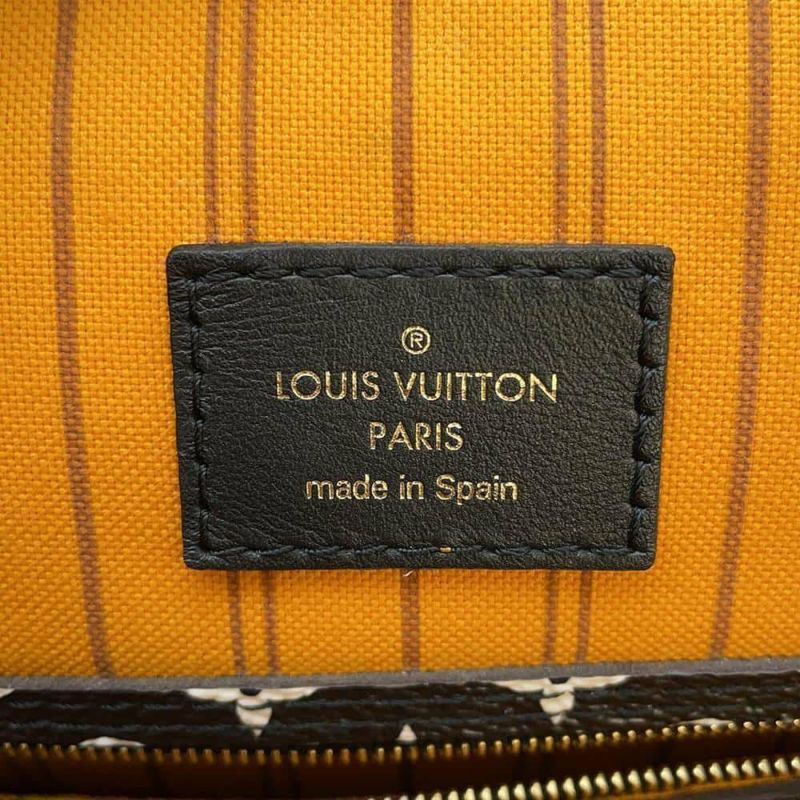 ルイヴィトン トートバッグ ジャングル モノグラム ネヴァーフルMM ポーチ付き M44676 LOUIS VUITTON バッグ ブラック 黒