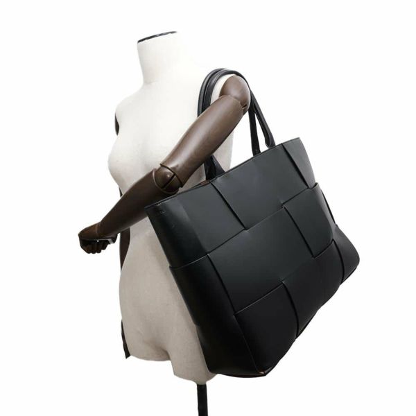 ボッテガヴェネタ トートバッグ マキシイントレチャート アルコ ラージ カーフレザー 608608 BOTTEGA VENETA 黒