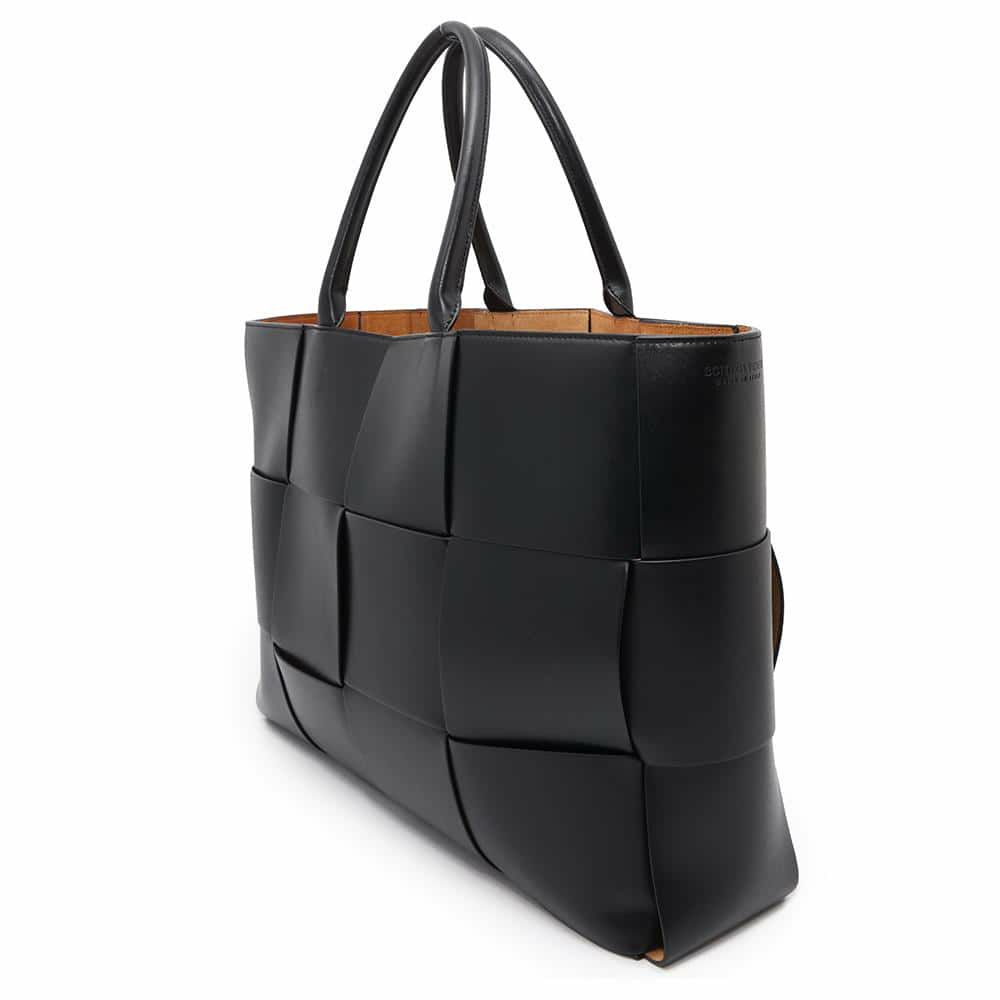 ボッテガヴェネタ トートバッグ マキシイントレチャート アルコ ラージ カーフレザー 608608 BOTTEGA VENETA 黒