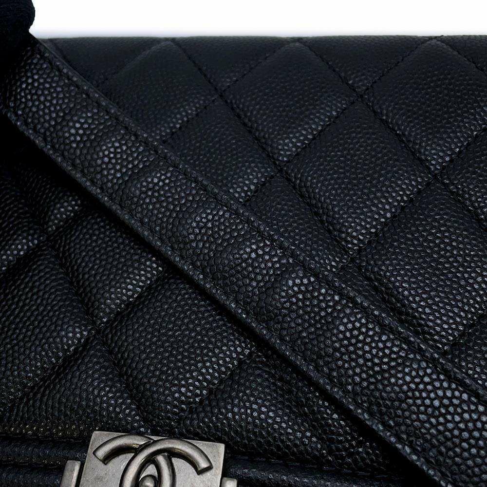 シャネル チェーンウォレット ボーイシャネル マトラッセ ココマーク キャビアスキン AP1117 CHANEL 黒