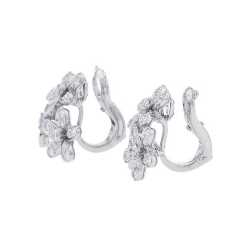 ヴァンクリーフ&アーペル イヤリング ソクラテス イヤリング 3フラワー ダイヤ 66P 計1.32ct K18WGホワイトゴールド VCARB14300