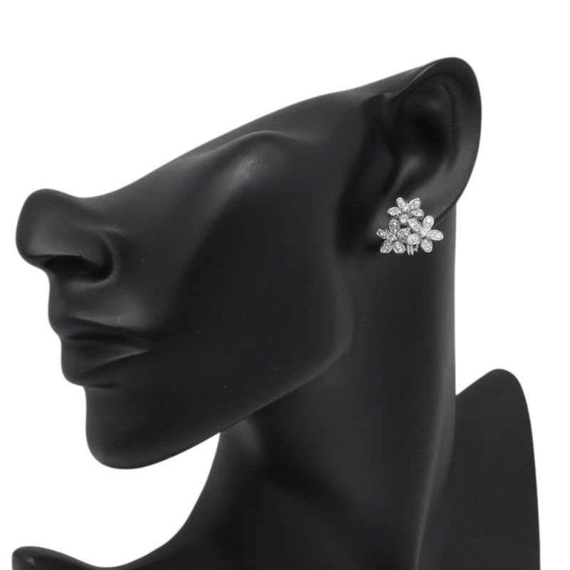 ヴァンクリーフ&アーペル イヤリング ソクラテス イヤリング 3フラワー ダイヤ 66P 計1.32ct K18WGホワイトゴールド VCARB14300