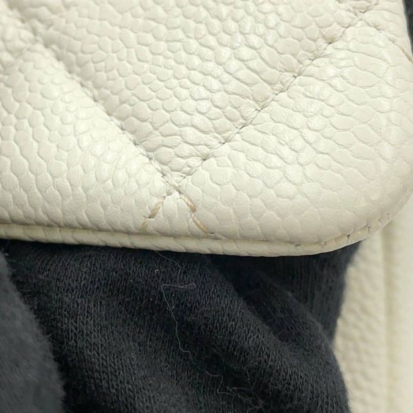シャネル チェーンショルダーバッグ ココマーク マトラッセ コインモチーフ キャビアスキン AS2528 CHANEL 白