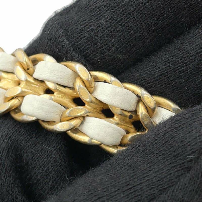 シャネル チェーンショルダーバッグ ココマーク マトラッセ コインモチーフ キャビアスキン AS2528 CHANEL 白