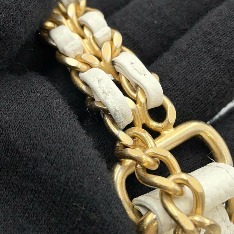 シャネル チェーンショルダーバッグ ココマーク マトラッセ コインモチーフ キャビアスキン AS2528 CHANEL 白