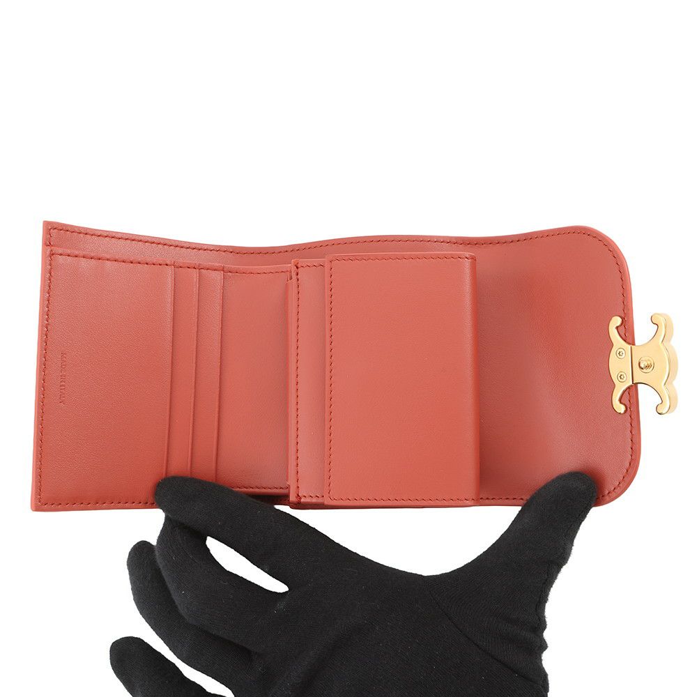 セリーヌ 三つ折り財布 トリオンフ スモール フラップウォレット 10D783 CELINE