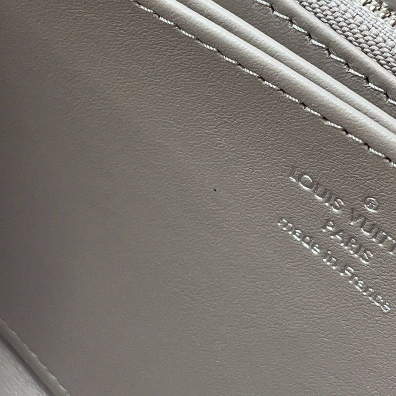 ルイヴィトン 長財布 モノグラム・マヒナ ジッピー・ウォレット M81642 LOUIS VUITTON ヴィトン 財布 ラウンドファスナー