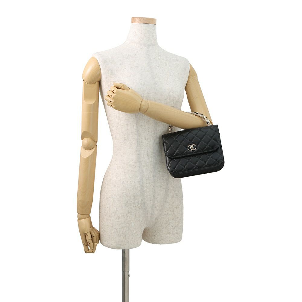 シャネル チェーンショルダーバッグ マトラッセ ココマーク フェイクパール ラムスキン AS5130 25/26年 クルーズ 黒