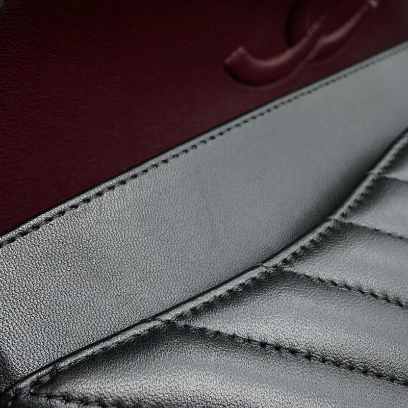 シャネル チェーンショルダーバッグ シェブロン Vステッチ ココマーク ラムスキン A01112 CHANEL ダブルチェーン 黒