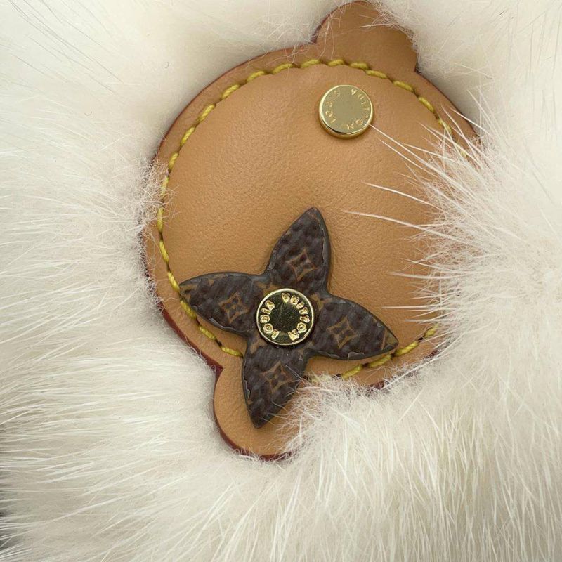 ルイヴィトン キーホルダー ミンクファー ヴィヴィエンヌ ファー スキー M02300 LOUIS VUITTON バッグチャーム 白