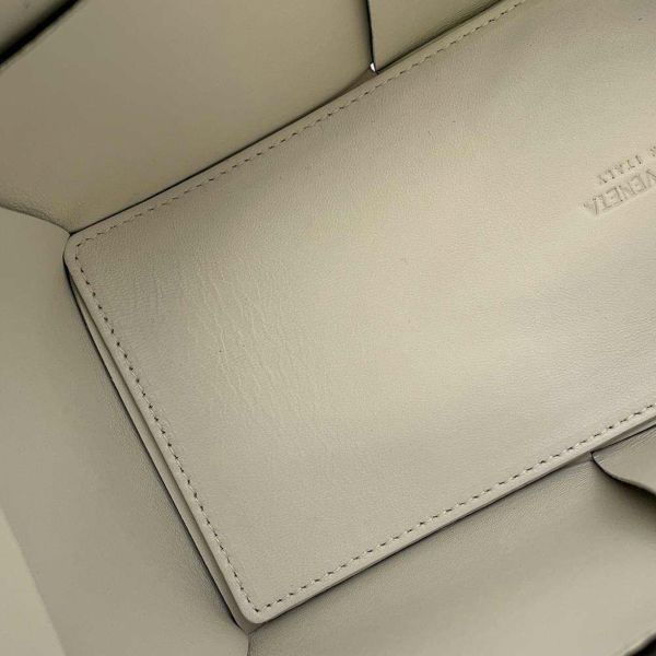 ボッテガヴェネタ トートバッグ ザ・アルコ トート 652867 BOTTEGA VENETA バッグ 黒 白