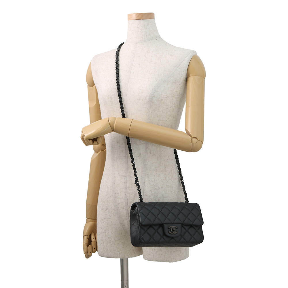 シャネル チェーンショルダーバッグ ココマーク ミニ マトラッセ 20 ラムスキン A69900 CHANEL 黒