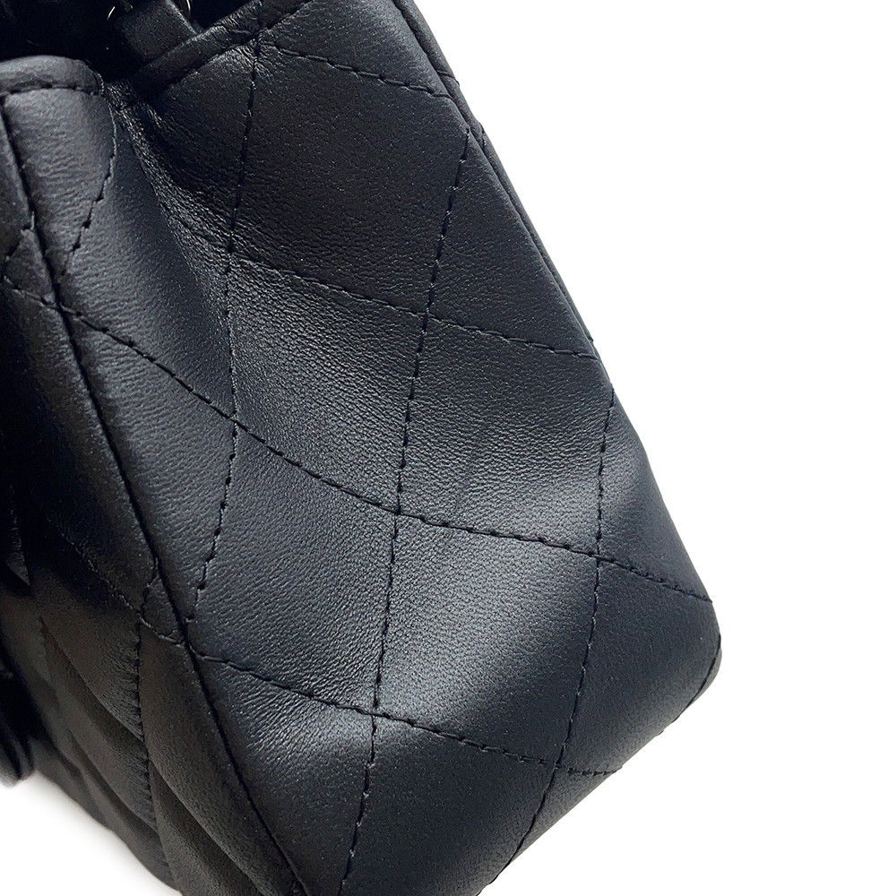 シャネル チェーンショルダーバッグ ココマーク ミニ マトラッセ 20 ラムスキン A69900 CHANEL 黒