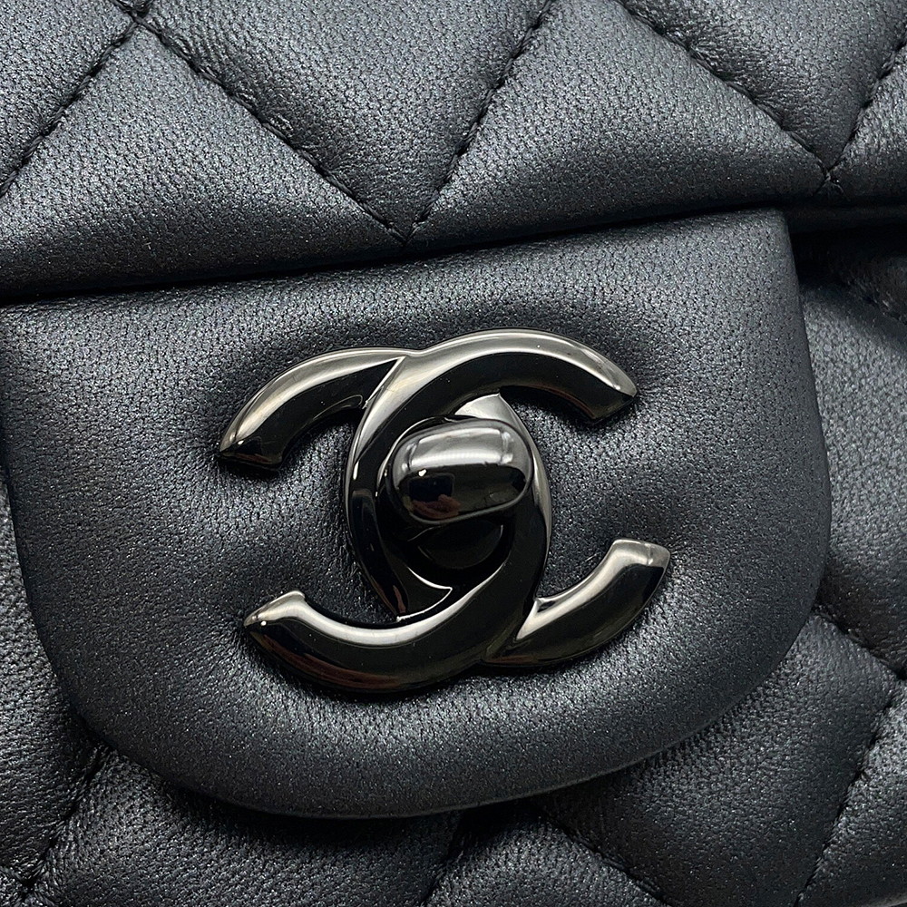 シャネル チェーンショルダーバッグ ココマーク ミニ マトラッセ 20 ラムスキン A69900 CHANEL 黒