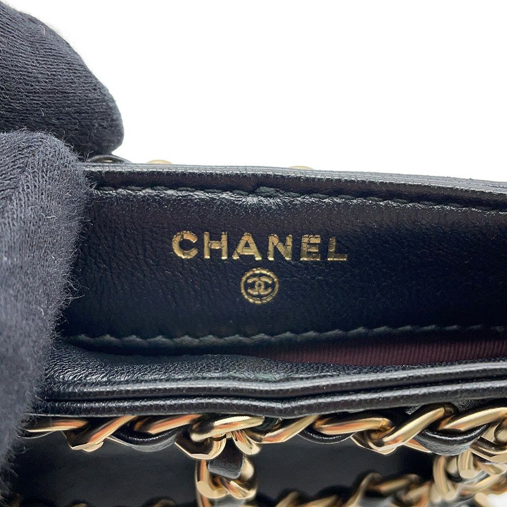シャネル チェーンショルダーバッグ  チョコバー フォンケース ラムスキン AP1161 CHANEL 黒