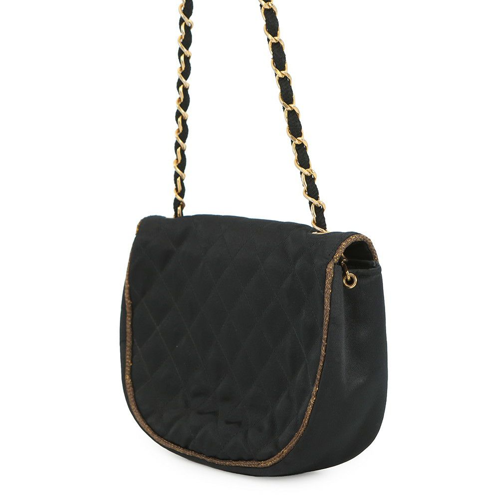 シャネル チェーンショルダーバッグ マトラッセ ココマーク サテン CHANEL 黒
