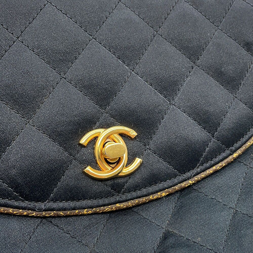 シャネル チェーンショルダーバッグ マトラッセ ココマーク サテン CHANEL 黒