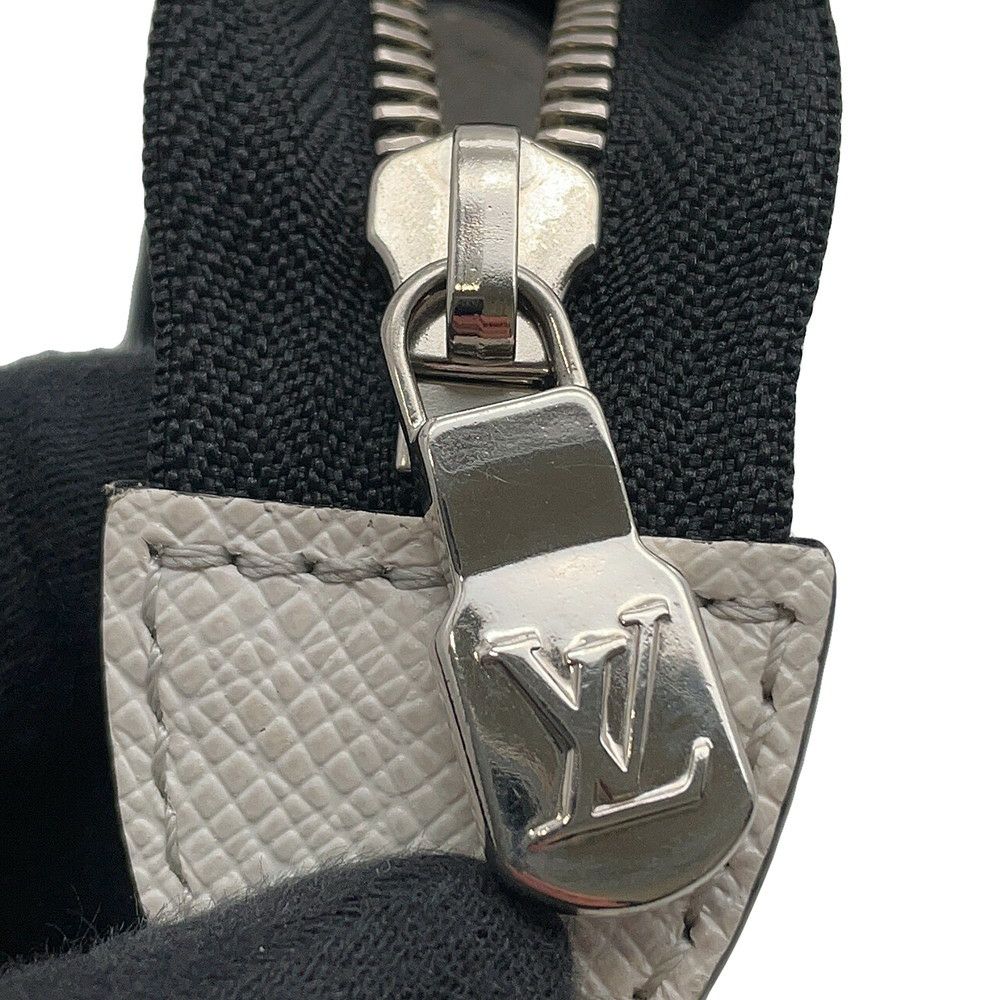 ルイヴィトン ショルダーバッグ モノグラム タイガ ガストン・ウェアラブル ウォレット M30935 LOUIS VUITTON 白