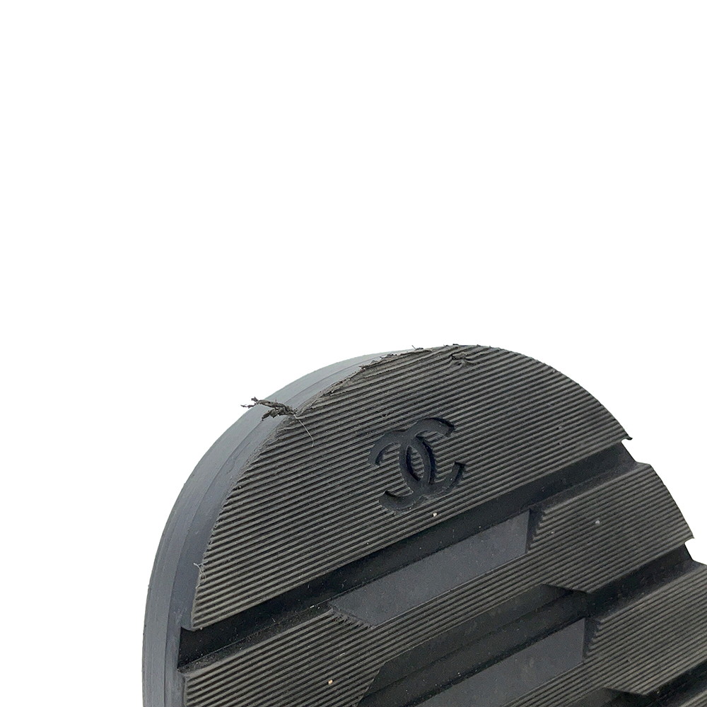 シャネル ショートブーツ マトラッセ ココマーク CHANEL19 レザー レディースサイズ36 1/2C G36424 CHANEL 靴 白 黒