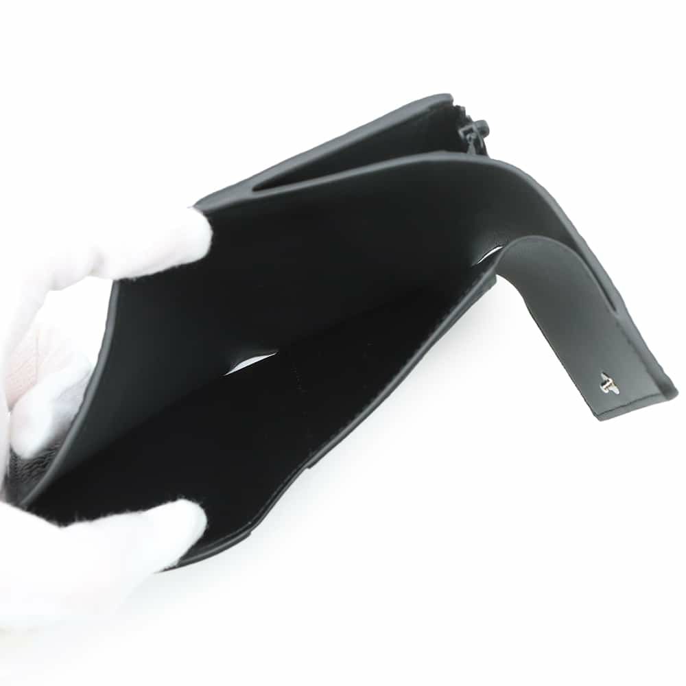 ルイヴィトン 三つ折り財布 モノグラム・パターン ポルトフォイユ・パイロット M82556 トリヨンレザー 黒 ブラック