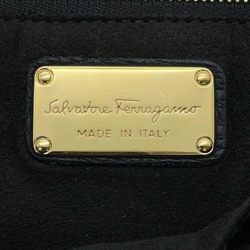 フェラガモ ハンドバッグ ガンチーニ レザー Ferragamo 2wayショルダーバッグ 黒