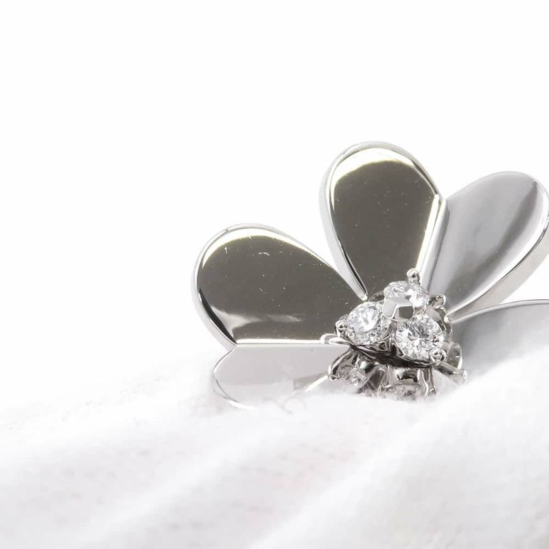 ヴァンクリーフ&アーペル ネックレス フリヴォル ペンダント ラージ ダイヤモンド 3P 0.16ct K18WGホワイトゴールド VCARD25300