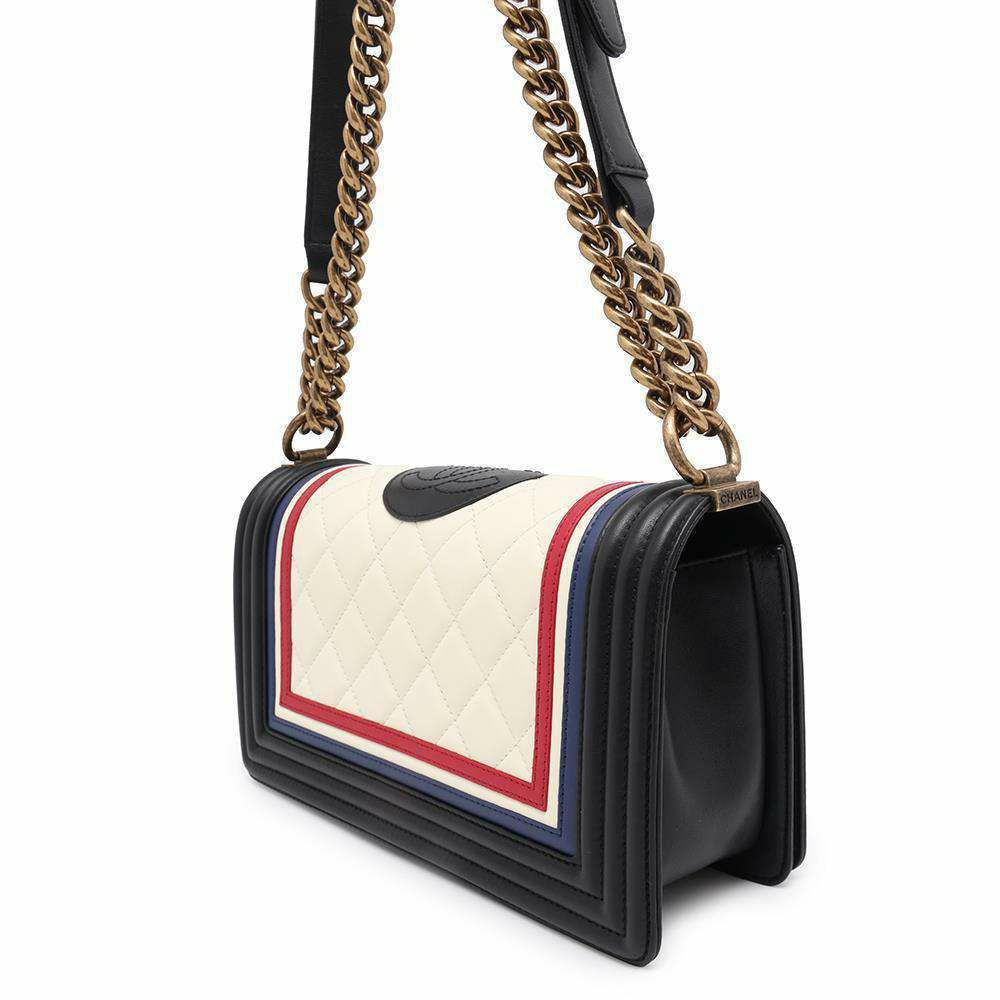 シャネル チェーンショルダーバッグ マトラッセ ココマーク ボーイシャネル A67086 CHANEL 黒 白