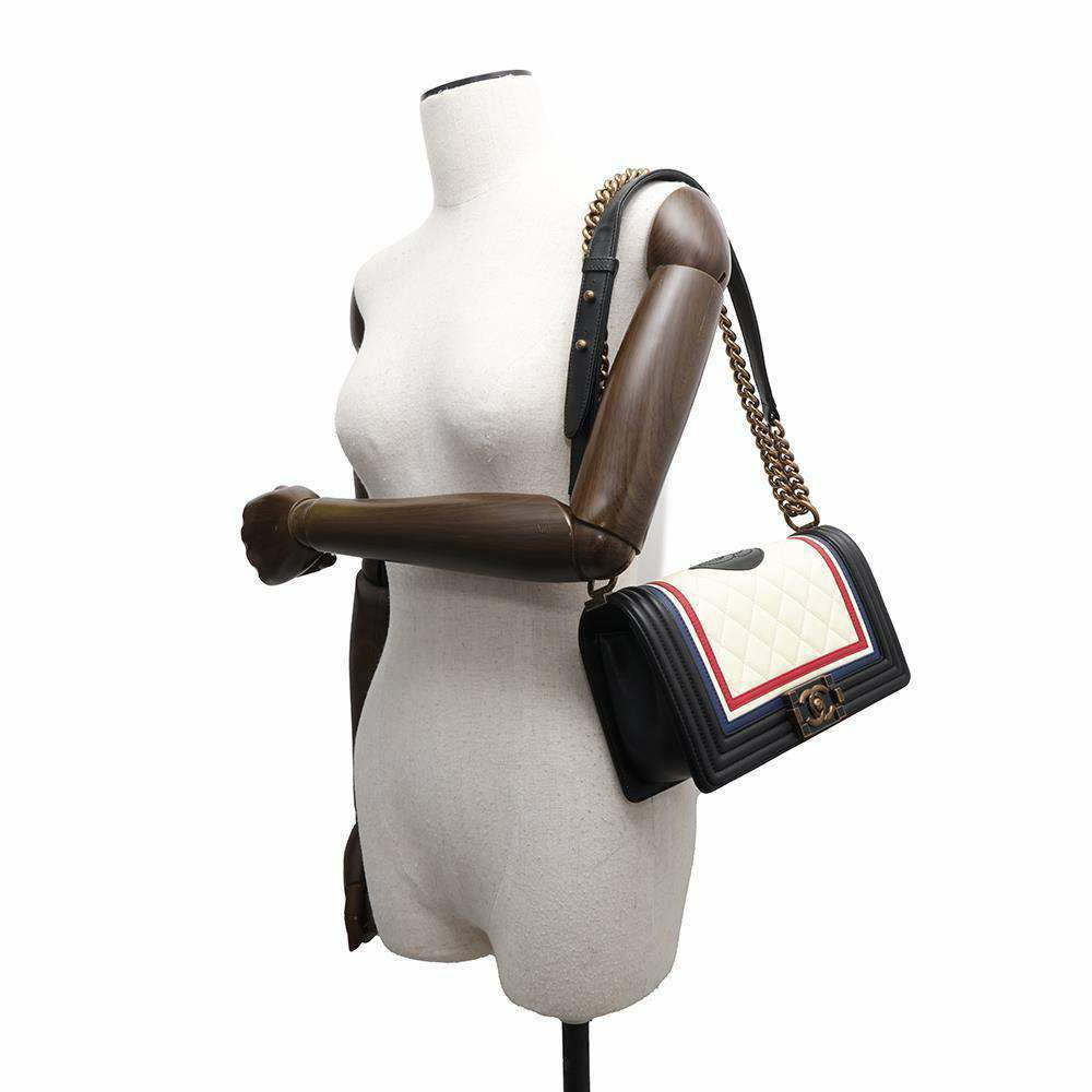 シャネル チェーンショルダーバッグ マトラッセ ココマーク ボーイシャネル A67086 CHANEL 黒 白