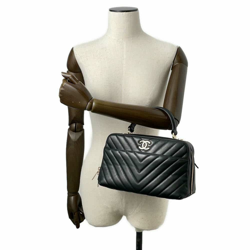 シャネル ハンドバッグ シェブロン ココマーク ボーリングバッグ ラムスキン CHANEL 2way 黒