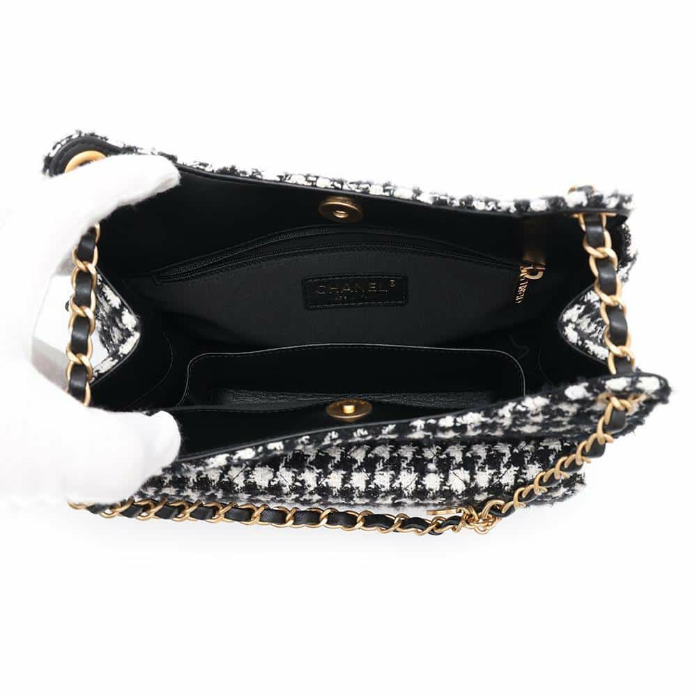 シャネル チェーンショルダーバッグ マトラッセ ココマーク ホーボーバッグ ツイード AS4322 CHANEL 2way 黒 白