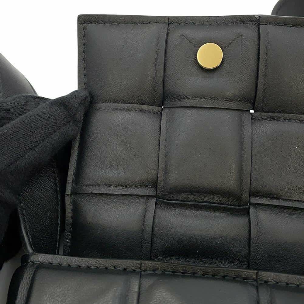 ボッテガヴェネタ ショルダーバッグ イントレチャート キャンディ パデッド カセット ラムスキン 716648 黒